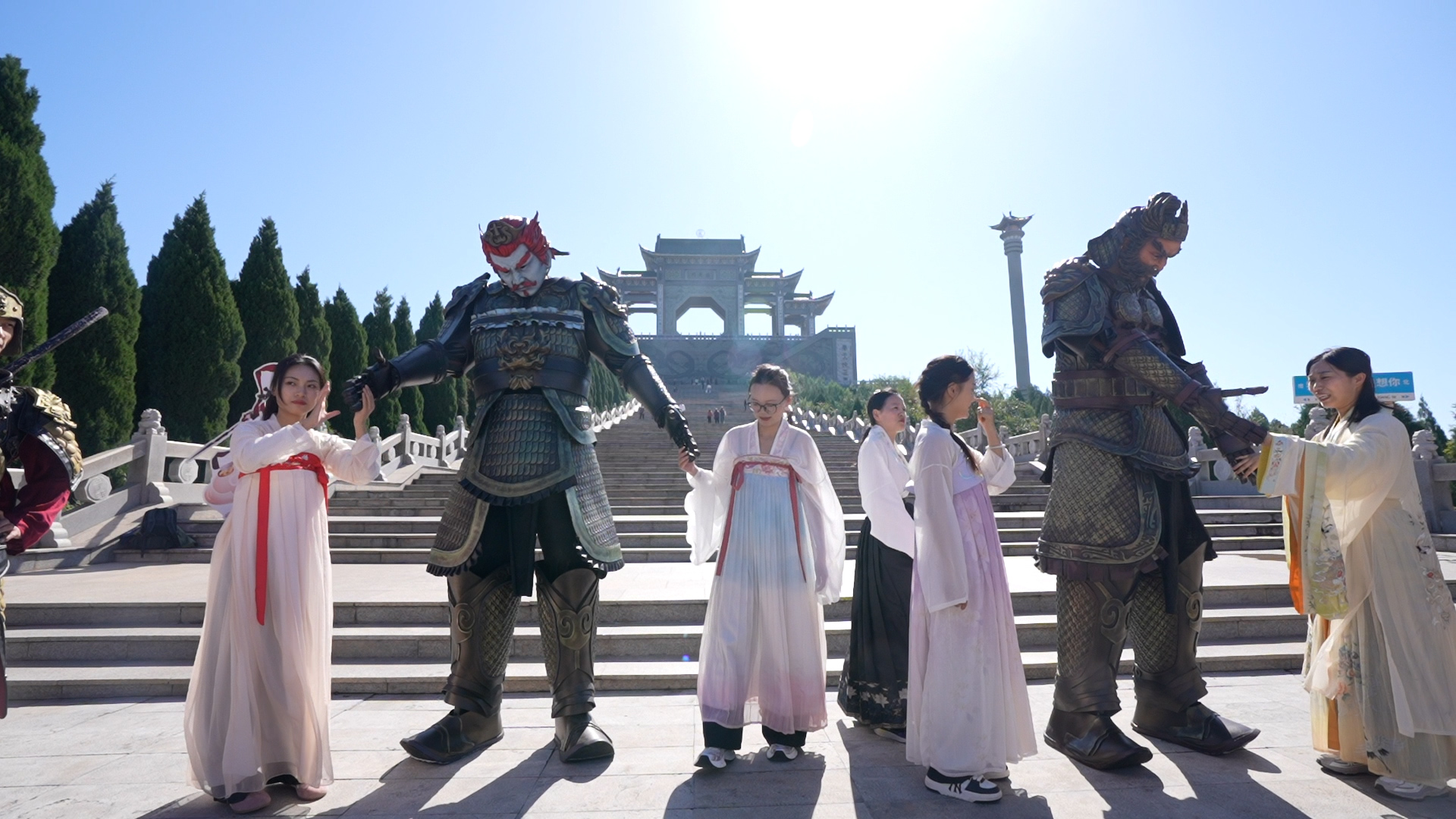 外围赛, 远处层峦叠 外围赛, 远处层峦叠