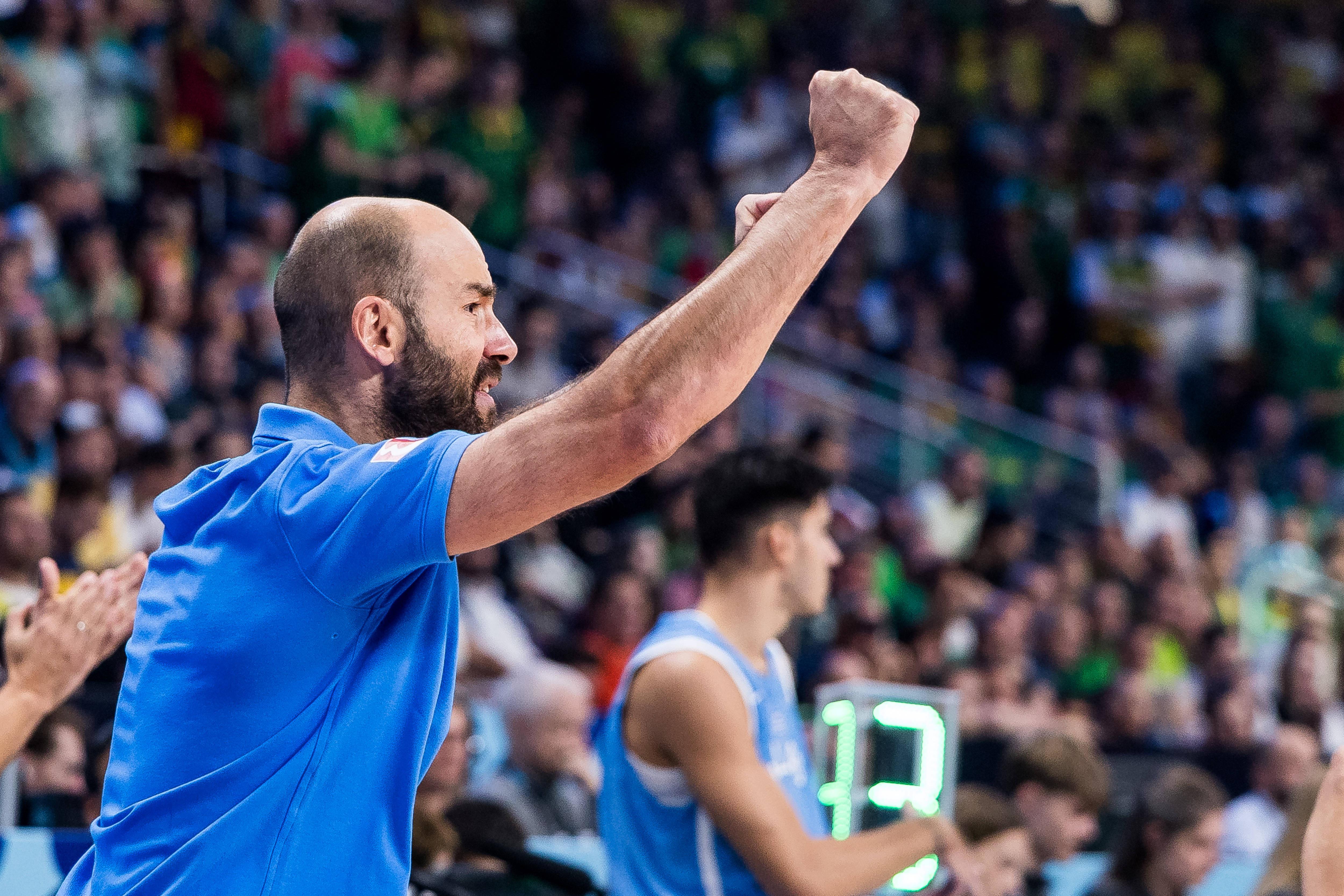 手很多, 中三分 手很多, 中三分